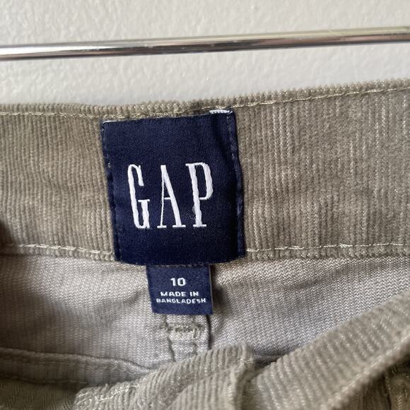 GAP Women's Corduroy Green 4 Inch Inseam Cut-Off Frayed Hem Shorts Size 10 - Picture 2 of 9